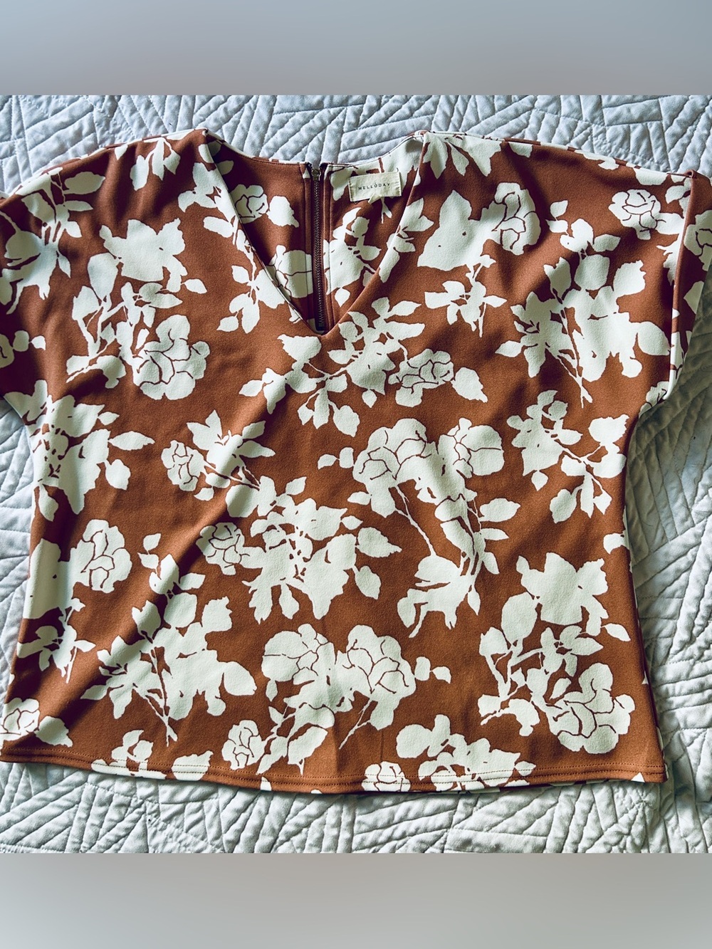 MELLODAY Brown and Cream Floral V-Neck Blouse Top